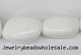 CNG72 15.5 inches 10*16mm - 25*35mm nuggets white agate beads